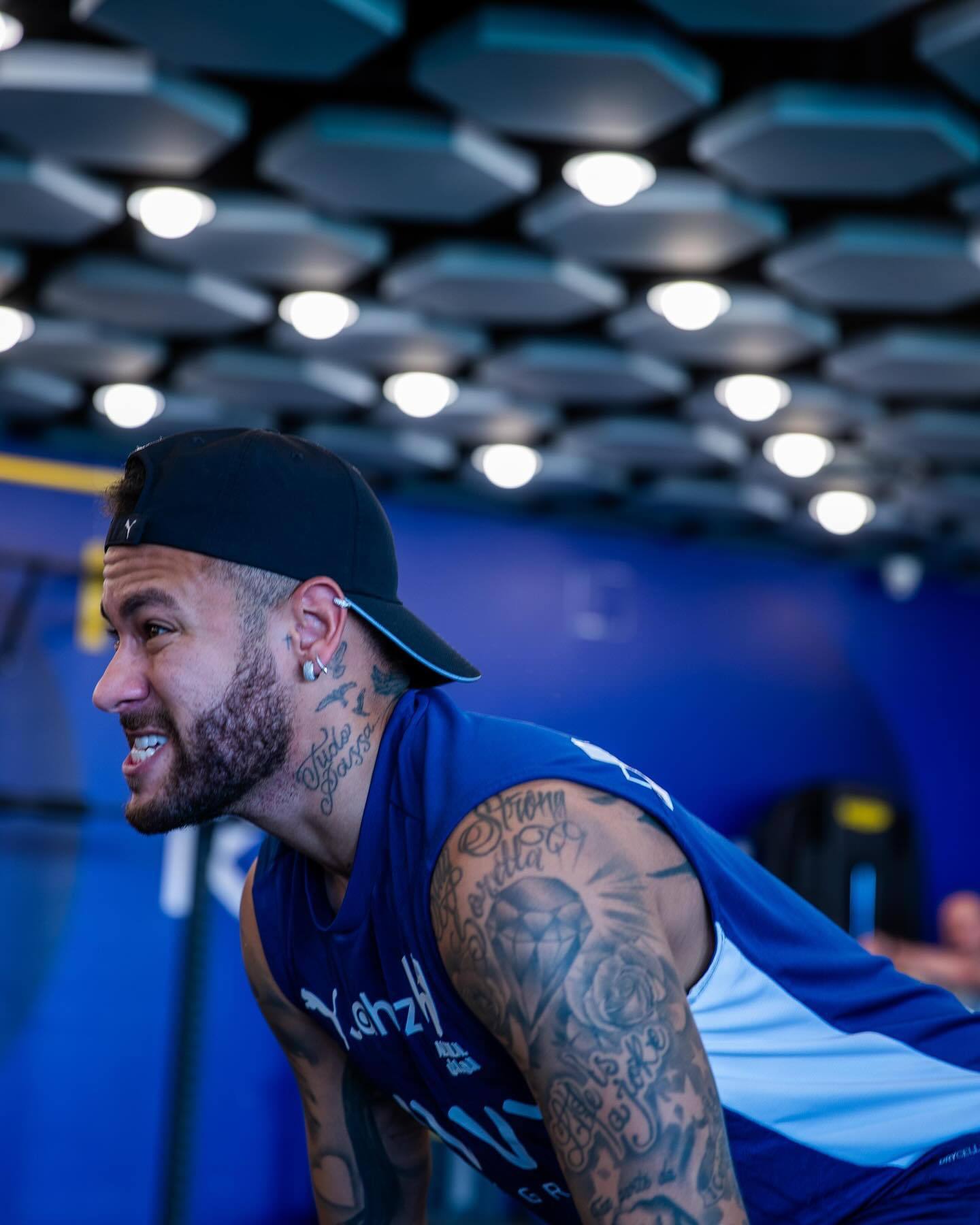 足球欧冠16强对阵出炉，多场焦点战提前上演