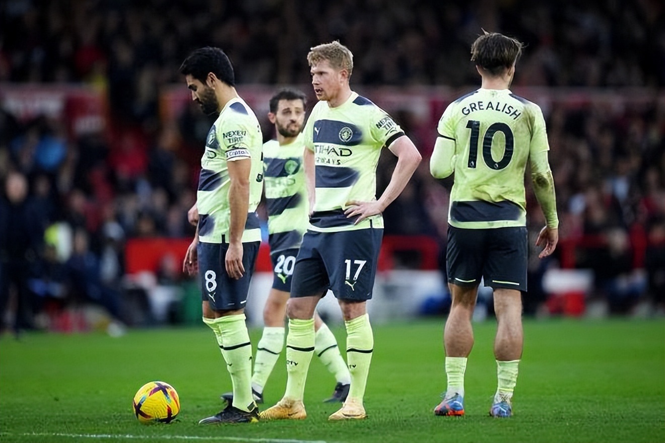 每体：巴萨仍未对莱万做决定，在关注小蜘蛛、凯恩、吉拉西等