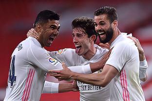 西甲半场：亚当斯门前造险，瓦伦西亚暂0-0塞维利亚