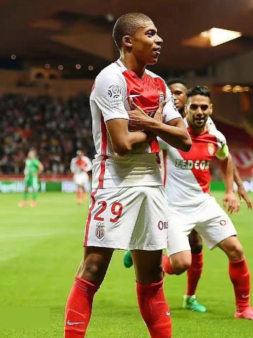 迪卡尼奥：希门尼斯的绝杀巴雷拉要负责，他就站在那里不动