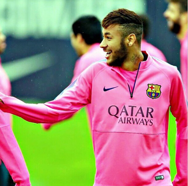 记者：世界杯抽签仪式开始前，大力神杯已经抵达华盛顿