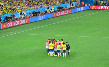 荷媒：阿贾克斯总监和滕哈格进行了长时间交谈，希望他二进宫