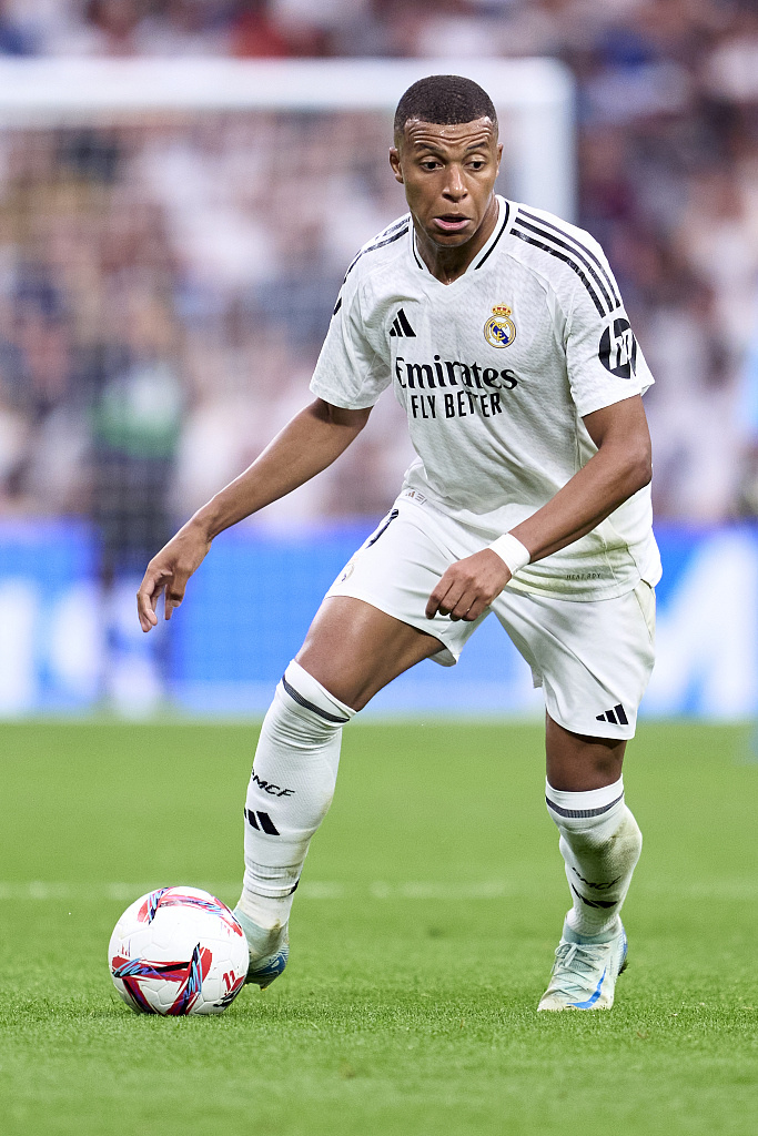 普约尔：我在家里很少谈足球，两个女儿最近才知道我曾效力巴萨