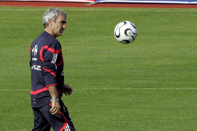 半场战报：拜仁1-0斯图加特，莱默尔脚后跟破门，奥利塞助攻