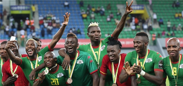 尹鸿博：明天是我生涯最后一场中超，因伤不得不做出退役选择