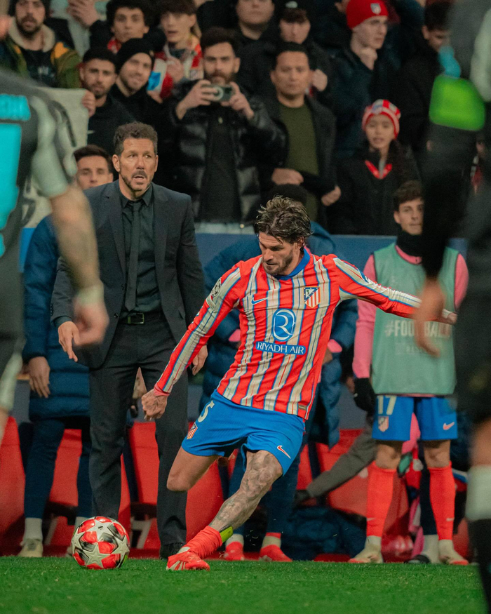 斯玛特谈詹姆斯复出：他球商极高，所有人因为他在场受益匪浅